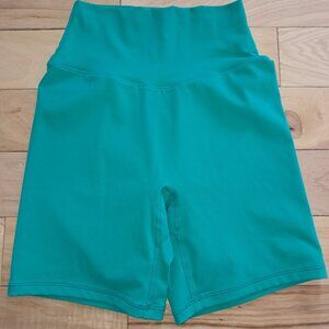 P'tula Cassey 6" shorts - Lucky Charm- size: small